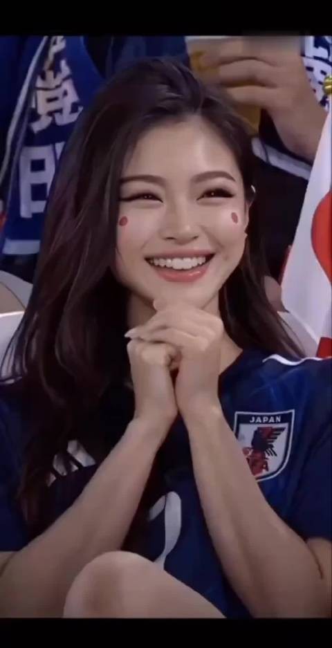 世界杯上的美女球迷，养眼！