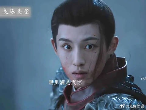 身边的人一个个倒下,这一段体会到了叶限的无力感
