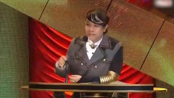 第50届金马名场面封神!黄渤一句话反杀蔡康永,刘德华憋十年心结当场释怀大笑