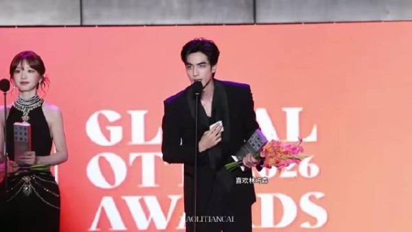 龙龙的真诚扑面而来,如骄阳灼灼,既映照我心,也温暖你眼