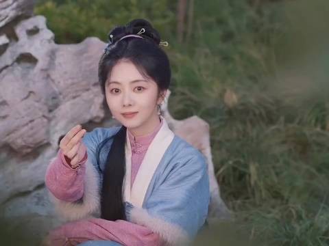 女主替大爷解围立了功,得了赏金立马带回家