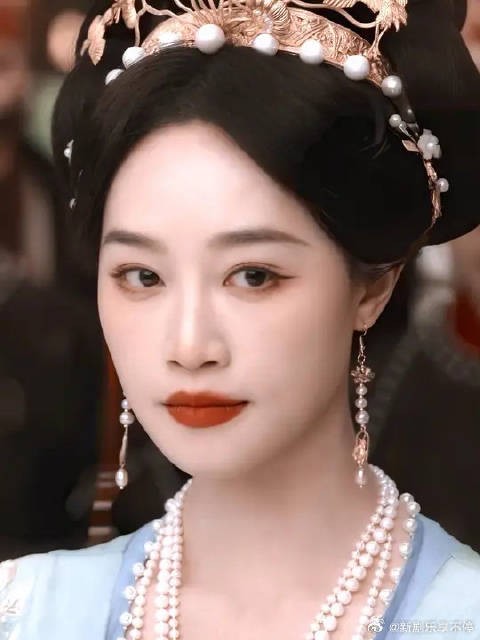 这竟是浣碧,好端庄大气