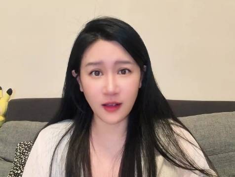 郑合惠子,一袭素衣藏城府,眉眼笑意盖锋芒…