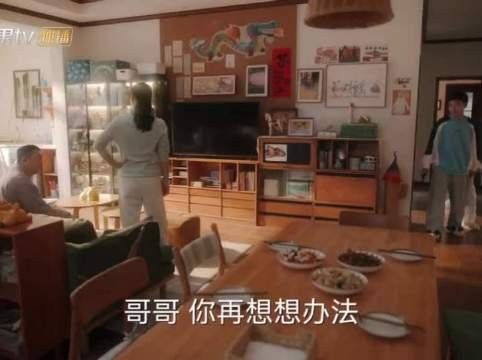 第二季开始啦，小果宝最近看手机上瘾