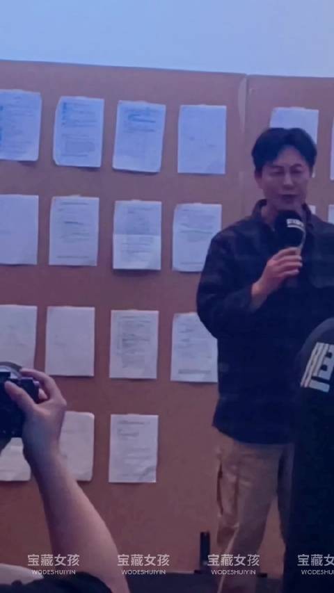 张颂文忆无戏可拍岁月，借即兴表演谈FIRST初心