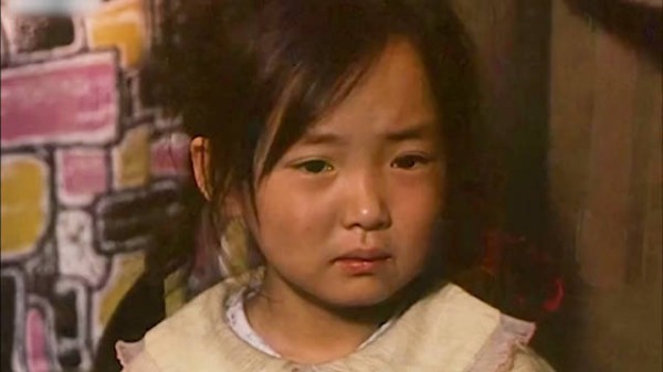 经典之作!一部90年的经典老电影,父母再婚可六岁女儿却没了家