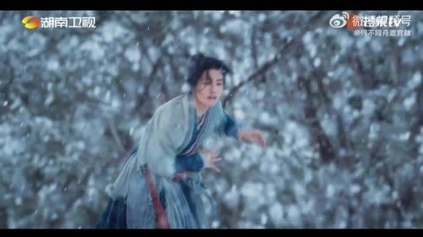 仅仅一个对视就暗流涌动,谢却山的眼神带着迫人的威压扑面而来…