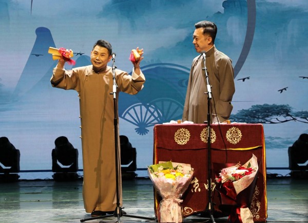 《合情何李》何沄伟·李菁相声专场上演
