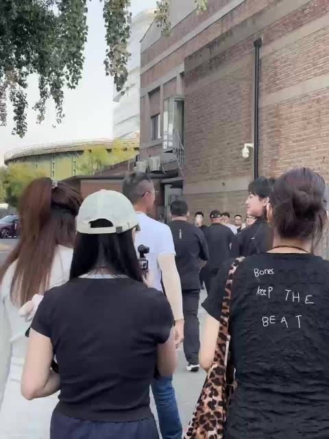 尹正现身小鹏G9L发布会,黄金大五座科技旗舰上市