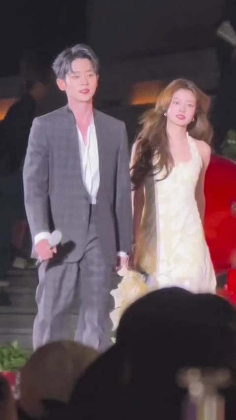 丞磊徐若涵同框，世界名画真的不能错过 帅哥美女太养眼了