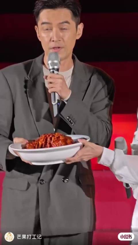 这么多年一点没变还是这么帅啊 ,期待新综艺!胡歌美食综艺