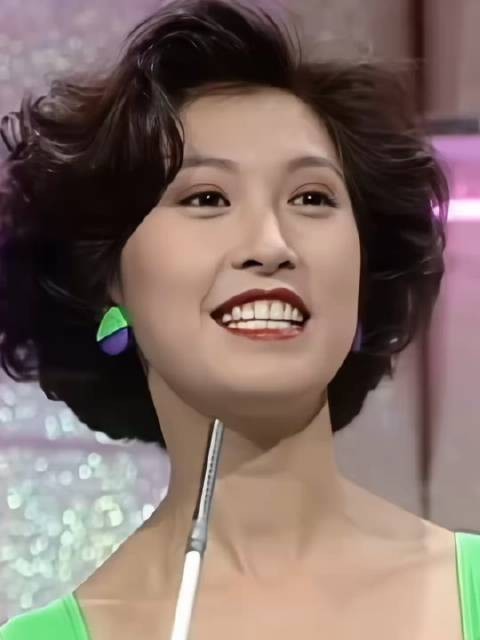 吴君如抛出犀利提问:宝宝抗拒母乳只钟情奶粉咋办?