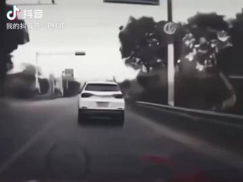 闪避得太丝滑了