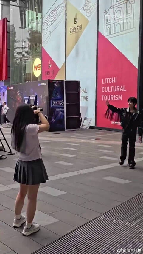 破云端由卓沅开启,打歌 2026 第一个出场,炸裂舞台,每一个动作都很有力量