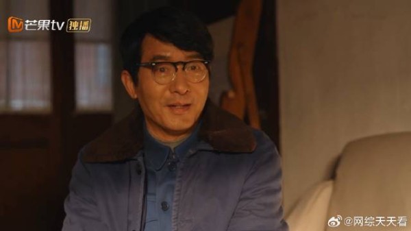 正好放假给学校帮忙 老师一脸为难,加钱就行