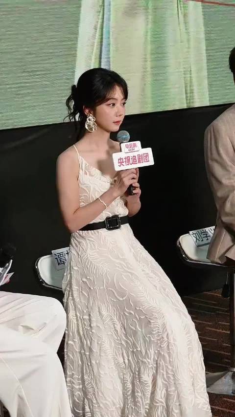 谭松韵很骄傲兰香如故成绩好:每一个细节、每一个部门都做到了自己100%的认真
