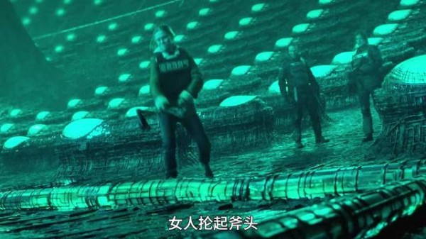 士兵竟在飞船里发现成千上万休眠的外星人