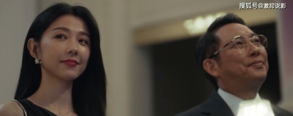 台剧《人浮于爱》扎心一幕：詹董周晓琪生育做筹码，究竟会输掉什么？