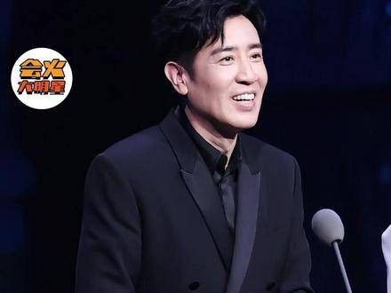 他赋予英雄以体温,此次愿不再有“仅余一步”之憾