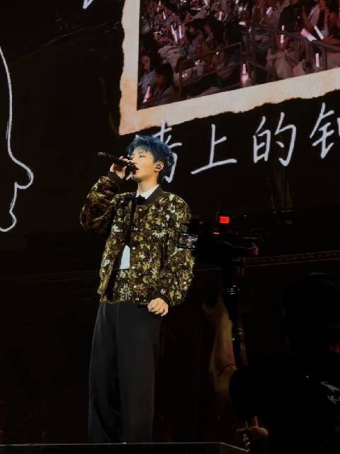 哇,王俊凯新歌《那页夏天》是周杰伦写的!演唱会首唱