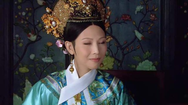 宜修的钿子头,为啥越变越大了? 甄嬛传