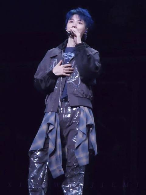 王俊凯北京演唱会粉丝大喊我爱你,他回梦里什么都有无缝接唱