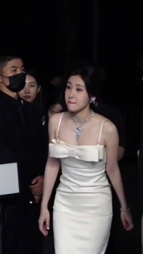 张碧晨:光鲜的背后,隐藏了怎样的故事?