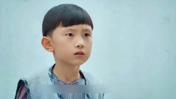 男孩只因长的太英俊,竟被梼杌看上一口吞进肚子里