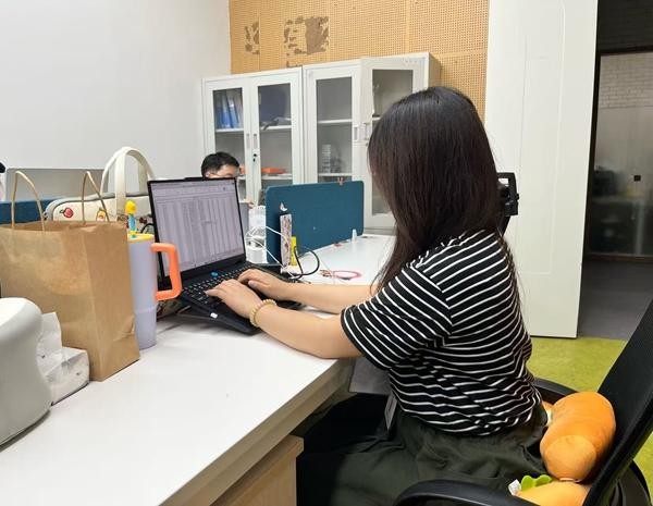 王梦琪实习工作照。受访者供图