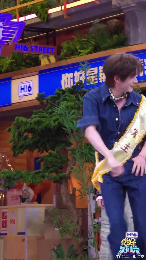 丁程鑫跳了绿光,咱就是说领舞这块,小丁永远不会让人失望!
