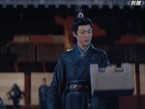 折腰:话说回来,魏侯练完肌肉展示一下呗