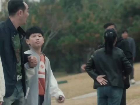 母亲与舅舅铸成女主被拐创伤,岁月难抚伤痛