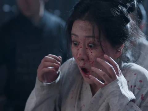 女儿看轻母亲的嘴脸,抢过刀在目前面前自戕,既敢谋逆又何惧一死!