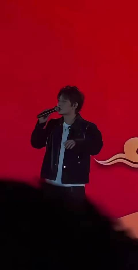陈翔线下活动被观众齐声喊毛晓彤,这多少有点不太礼貌吧!