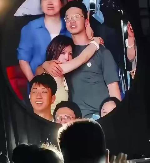 爱与不爱真的很明显的,藏不住的! 因为眼神和肢体动作骗不了人的!