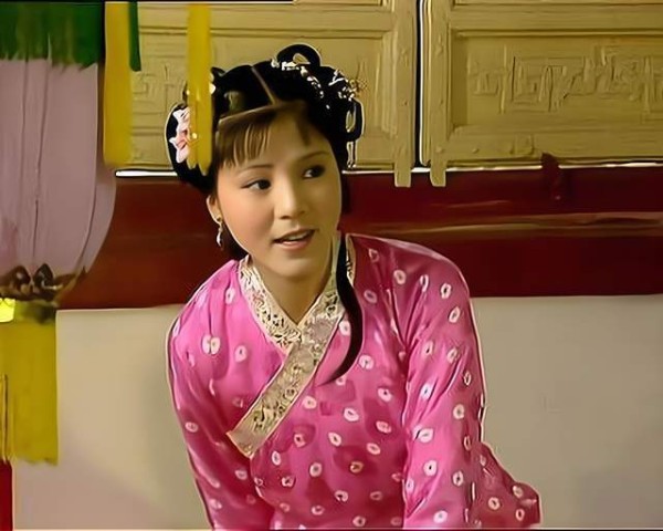 袭人根本不是老实人!她这两句话,才是《红楼梦》最顶级的“向上管理”
