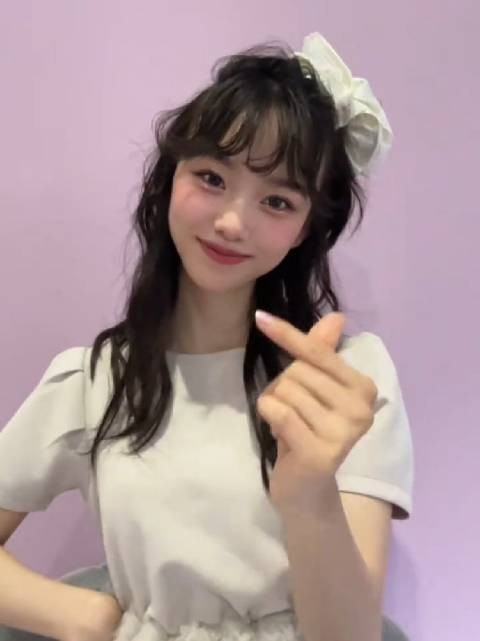 松本麗世更新Seventeen秋号TikTok动态