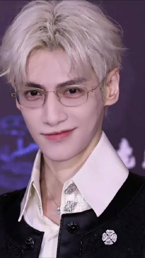 我去,所有人点开感受这个银发罗云熙,完全撕漫男