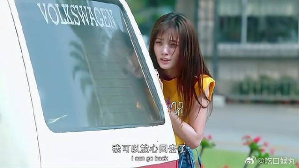 女学渣偷看男学霸,下秒出车祸,男学霸竟为她放弃考试