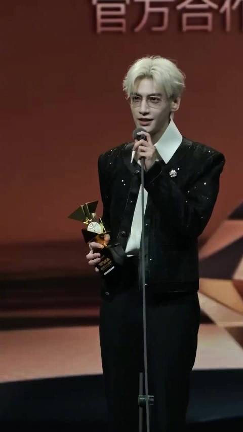 罗云熙说希望大家认识歌手罗云熙