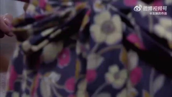 全家饭都吃不起，文丽却还烫头买裙子，佟志见白面条无语