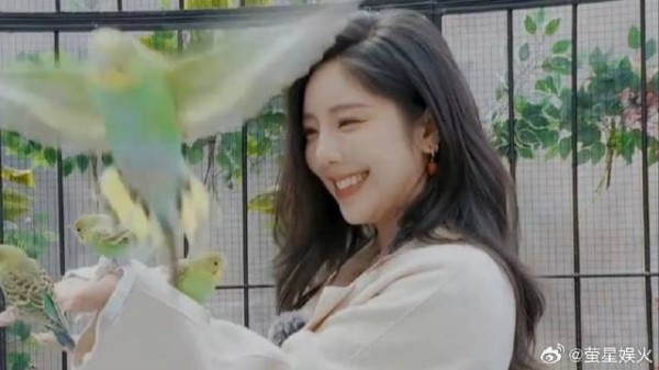 不愧是曾经的校花女神,赵奕欢真的太漂亮,三十多岁依旧风情万种!