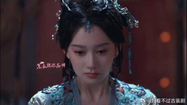 付一笑借仇人之手复仇,疯批皇帝独爱恶女