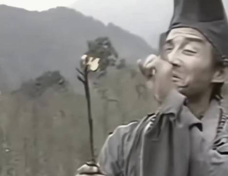 游本昌拍济公片酬仅千元,跑79个龙套52岁成名