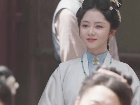看见兰香和韩秀才对视，linda爷一把拉住兰香的手 兰香如故