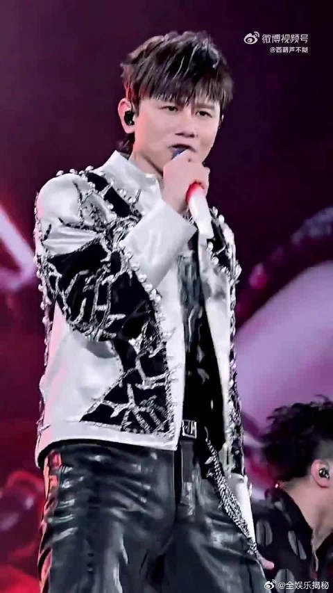 从旋律到演唱全是诚意，张杰亚运电竞战歌振乾坤越听越上头