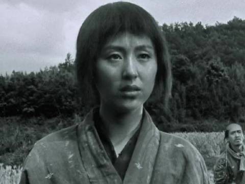 为了活命，父亲把女儿的长发剪了因为一个片段看了整部电影