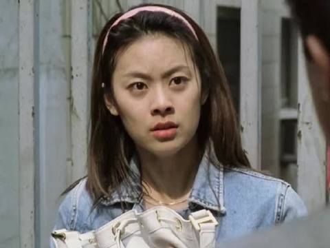 女大学生路过被强吻,还被设局陷害因为一个片段看了整部电影