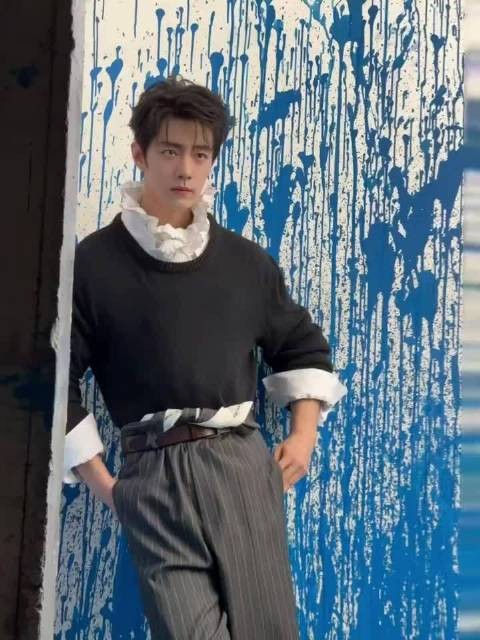 沉迷此男的颜,无法自拔~ 肖战中秋快乐