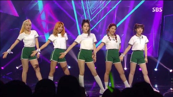 十年前的今天(160925)，Red Velvet 五位迷人而有弹性的女孩